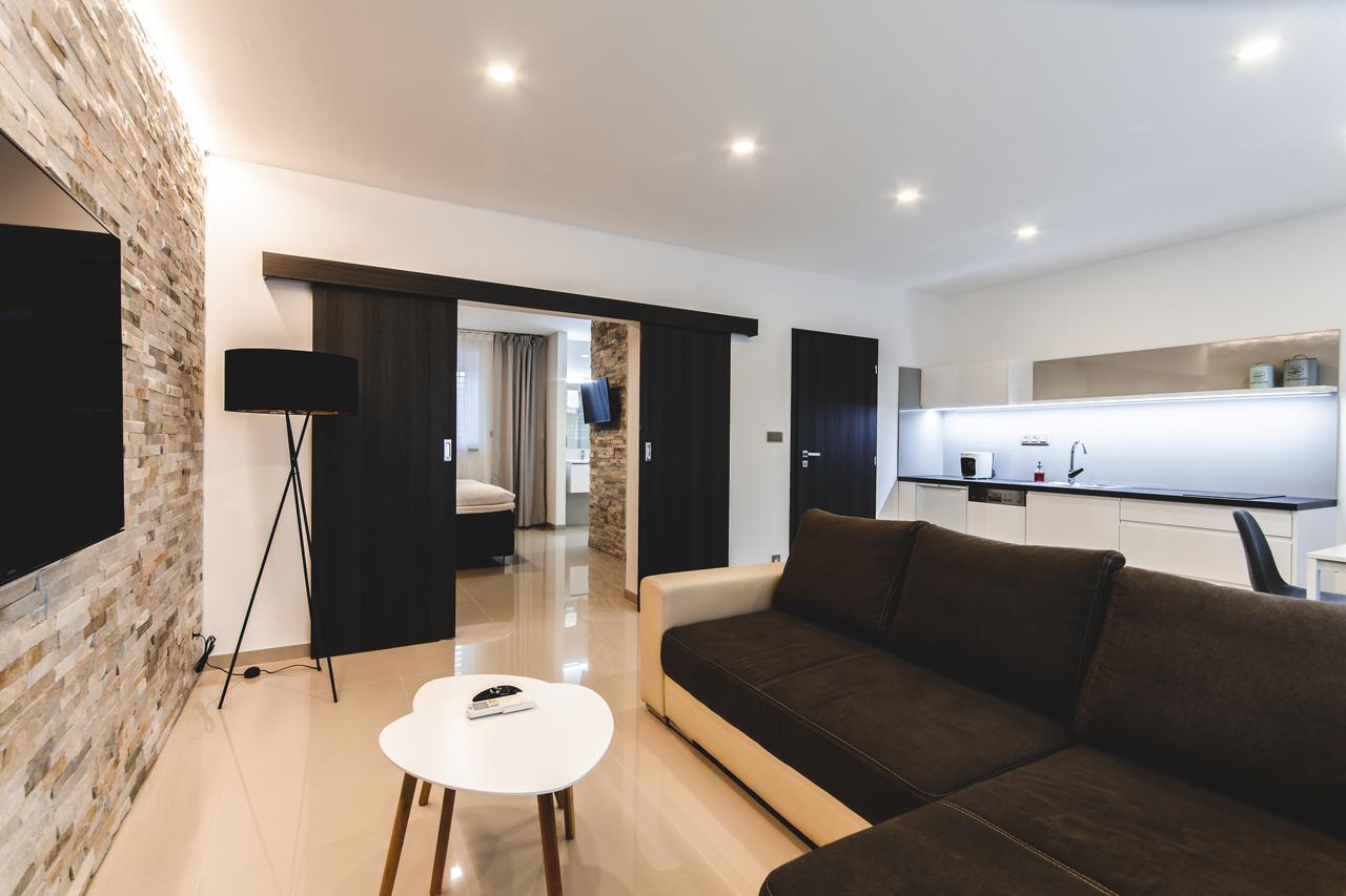 Silesia Residence Острава Екстер'єр фото A modern apartment